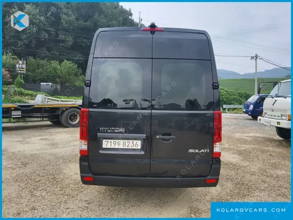 HYUNDAI SOLATI 15-SEATER