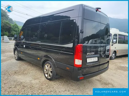 HYUNDAI SOLATI 15-SEATER