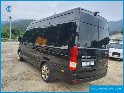 HYUNDAI SOLATI 15-SEATER