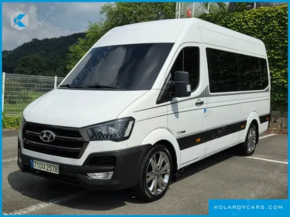 HYUNDAI SOLATI 15-SEATER