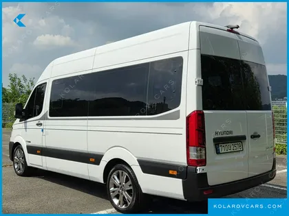 HYUNDAI SOLATI 15-SEATER