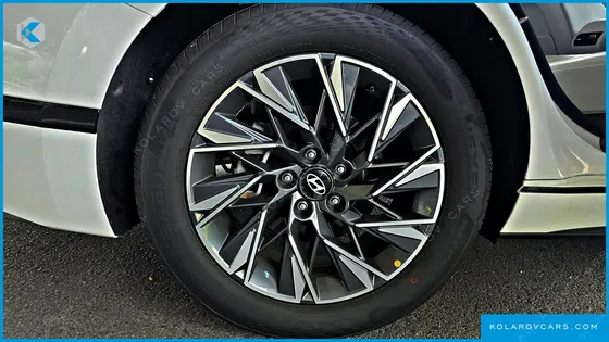 HYUNDAI GRANDEUR 2.5 GASOLINE  2WD