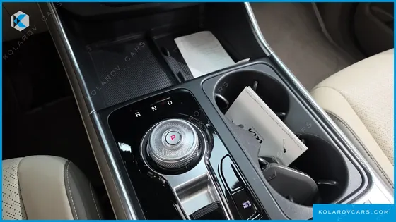 KIA CARNIVAL GASOLINE 7-SEATER GRAVITY