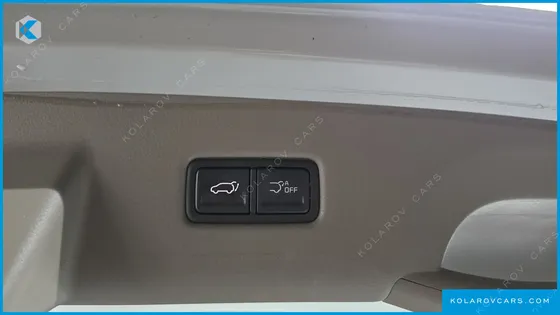 KIA CARNIVAL GASOLINE 7-SEATER GRAVITY