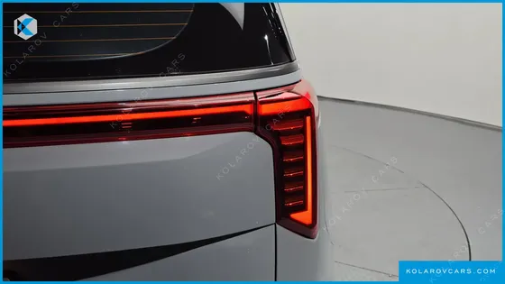 KIA CARNIVAL GASOLINE 7-SEATER GRAVITY