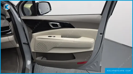 KIA CARNIVAL GASOLINE 7-SEATER GRAVITY