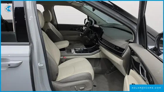 KIA CARNIVAL GASOLINE 7-SEATER GRAVITY