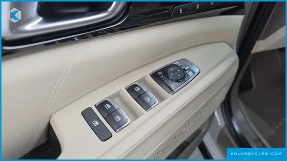 KIA CARNIVAL GASOLINE 7-SEATER GRAVITY