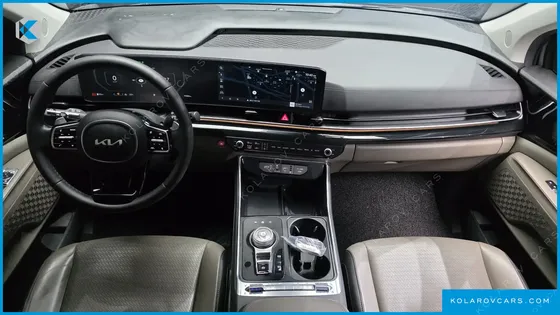 KIA CARNIVAL DIESEL 9-SEATER GRAVITY