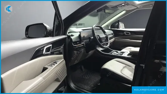 KIA CARNIVAL GASOLINE 7-SEATER GRAVITY