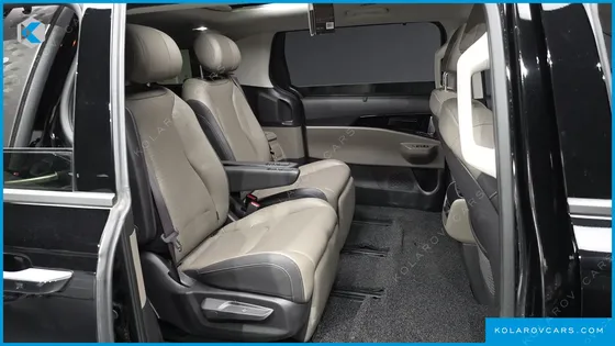 KIA CARNIVAL GASOLINE 7-SEATER GRAVITY