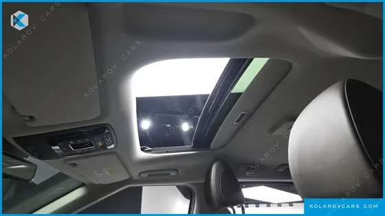 KIA CARNIVAL GASOLINE 7-SEATER GRAVITY
