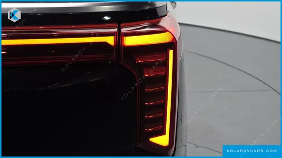 KIA CARNIVAL DIESEL 7-SEATER SIGNATURE