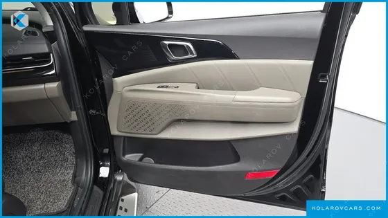 KIA CARNIVAL DIESEL 7-SEATER SIGNATURE