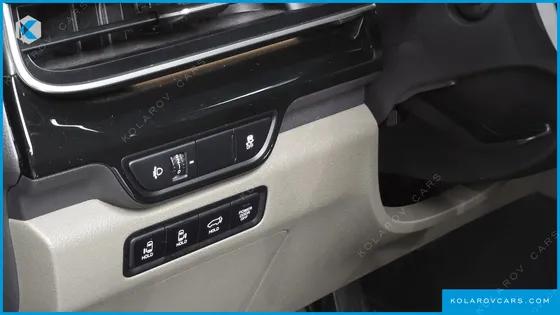 KIA CARNIVAL DIESEL 7-SEATER SIGNATURE