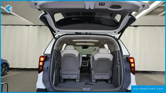 KIA CARNIVAL GASOLINE 9-SEATER SIGNATURE