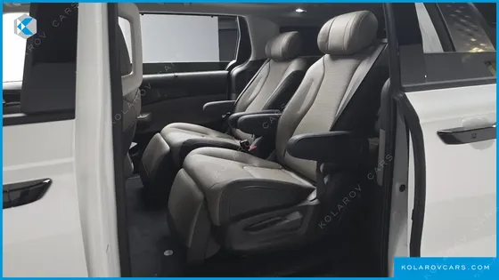 KIA CARNIVAL GASOLINE 7 SEATER X LINE