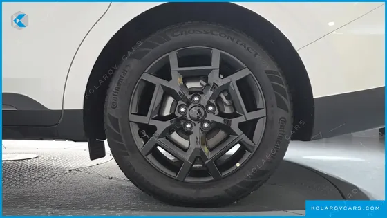 KIA CARNIVAL GASOLINE 7 SEATER X LINE
