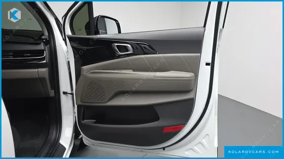 KIA CARNIVAL GASOLINE 7 SEATER X LINE