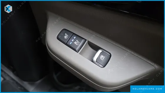 KIA CARNIVAL GASOLINE 7 SEATER X LINE