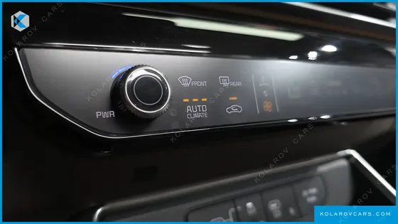 KIA CARNIVAL GASOLINE 7 SEATER X LINE