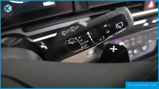KIA CARNIVAL GASOLINE 7 SEATER X LINE
