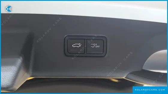 KIA CARNIVAL GASOLINE 7 SEATER X LINE