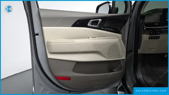 KIA CARNIVAL HEV 9 SEATER X LINE