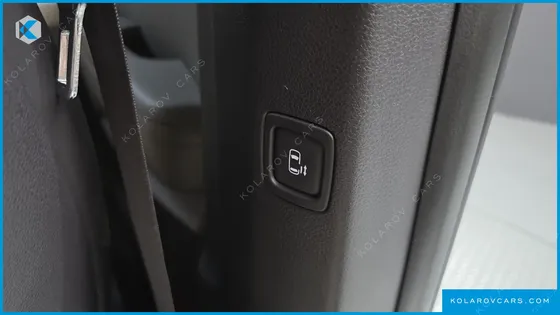 KIA CARNIVAL GASOLINE 9-SEATER PRESTIGE
