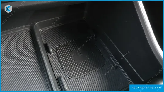 KIA CARNIVAL GASOLINE 9-SEATER PRESTIGE