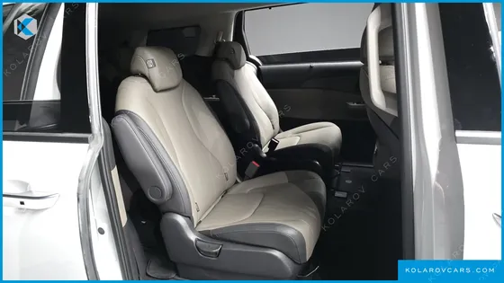 KIA CARNIVAL GASOLINE 9-SEATER NOBLESSE