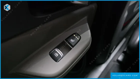 KIA CARNIVAL GASOLINE 9-SEATER NOBLESSE