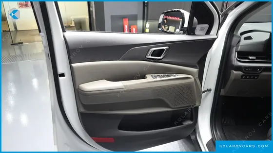 KIA CARNIVAL GASOLINE 9-SEATER NOBLESSE