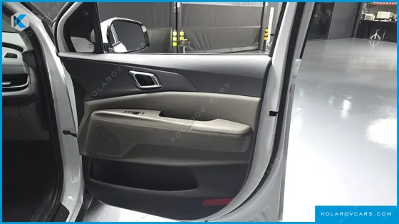 KIA CARNIVAL GASOLINE 9-SEATER NOBLESSE
