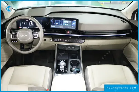 KIA CARNIVAL GASOLINE 7-SEATER SIGNATURE
