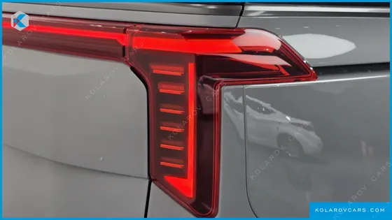 KIA CARNIVAL DIESEL 7-SEATER GRAVITY