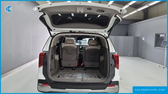 KIA CARNIVAL DIESEL 7-SEATER SIGNATURE