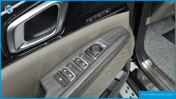 KIA CARNIVAL HEV 9 SEATER X LINE