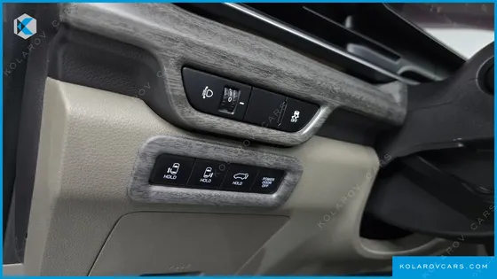 KIA CARNIVAL HEV 9 SEATER X LINE