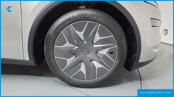 TESLA MODEL Y L LONG RANGE AWD