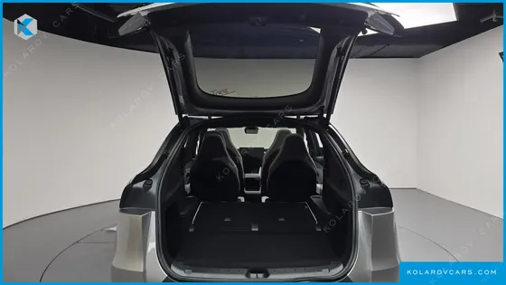 TESLA MODEL Y L LONG RANGE AWD