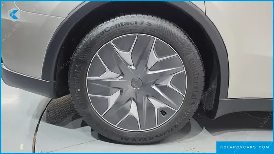 TESLA MODEL Y L LONG RANGE AWD