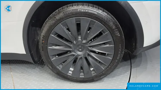 TESLA MODEL Y LONG RANGE AWD