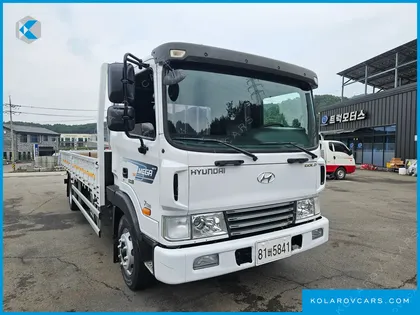 HYUNDAI MEGA TRUCK GOLD