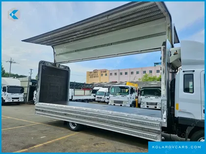 HYUNDAI MEGA TRUCK GOLD