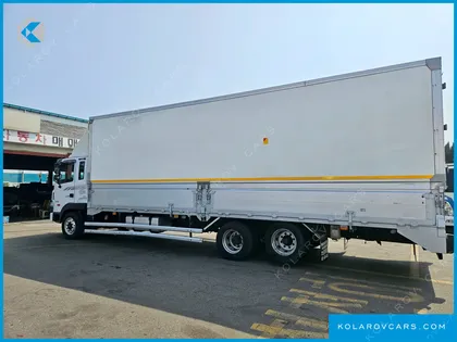 HYUNDAI MEGA TRUCK GOLD