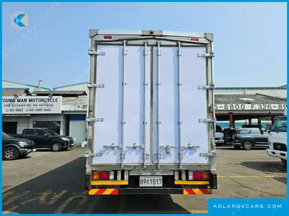 HYUNDAI MEGA TRUCK GOLD