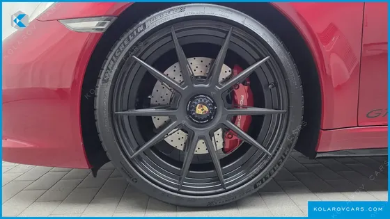 PORSCHE 911 CARRERA 4 GTS CABRIOLET