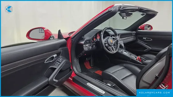 PORSCHE 911 CARRERA 4 GTS CABRIOLET