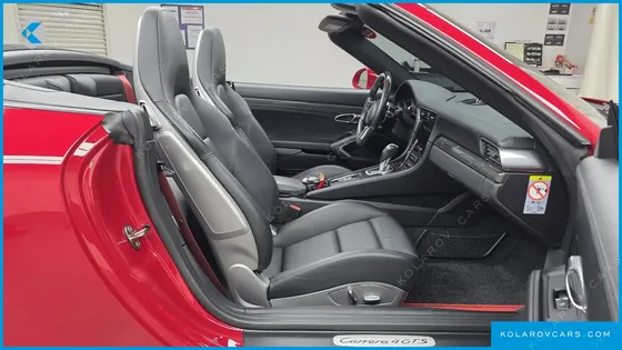 PORSCHE 911 CARRERA 4 GTS CABRIOLET